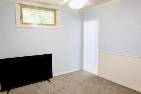 Bedroom - 639 E Campground Rd, Ash Flat, AR 72513 photo 3 of 5