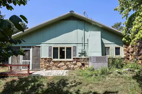 Exterior - 639 E Campground Rd, Ash Flat, AR 72513 photo 4 of 12