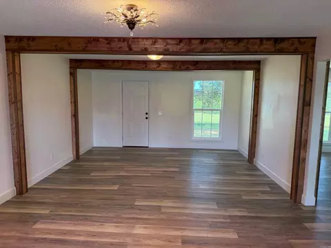 Living - 101 Summer Mdws, Mountain View, AR 72560 photo 5 of 5