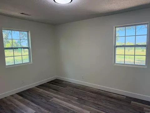 Bedroom - 101 Summer Mdws, Mountain View, AR 72560 photo 6 of 7