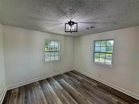 Bedroom - 101 Summer Mdws, Mountain View, AR 72560 photo 3 of 8