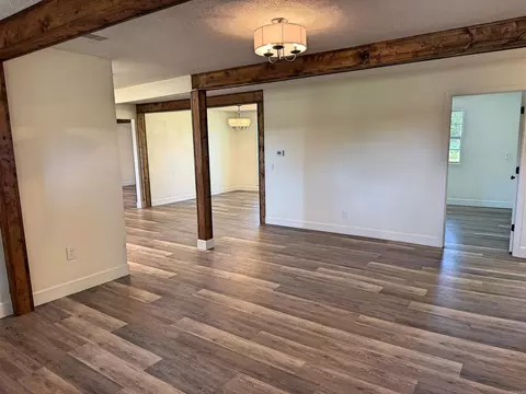 Living - 101 Summer Mdws, Mountain View, AR 72560 photo 2 of 5