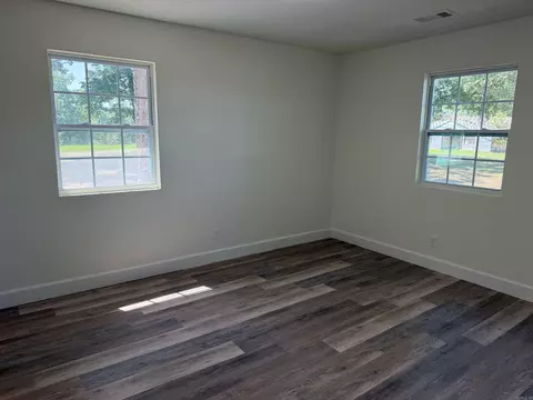 Bedroom - 101 Summer Mdws, Mountain View, AR 72560 photo 7 of 8