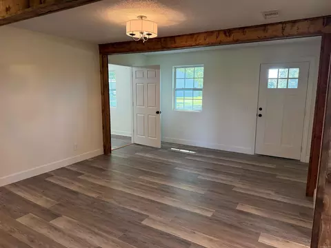 Living - 101 Summer Mdws, Mountain View, AR 72560 photo 1 of 5