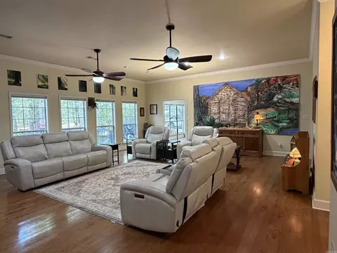 Living - 6917 Sorrells Rd, Pine Bluff, AR 71603 photo 1 of 2