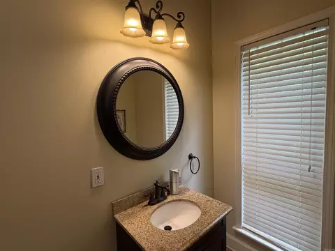 Bath - 6917 Sorrells Rd, Pine Bluff, AR 71603 photo 6 of 9