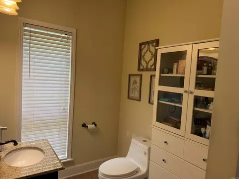 Bath - 6917 Sorrells Rd, Pine Bluff, AR 71603 photo 5 of 9