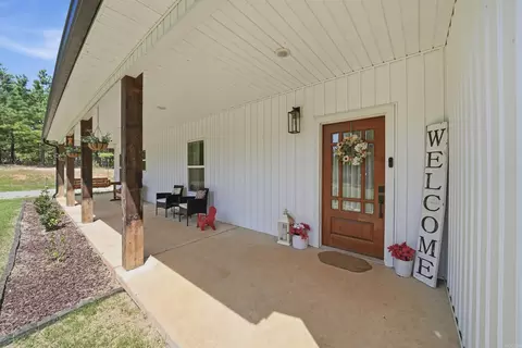 Exterior - 4629 De Young Rd, Benton, AR 72019 photo 3 of 9