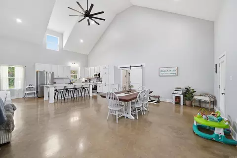 Entry Way - 4629 De Young Rd, Benton, AR 72019 photo 3 of 6