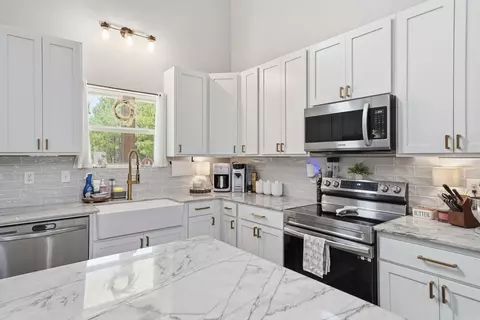 Kitchen - 4629 De Young Rd, Benton, AR 72019 photo 3 of 5