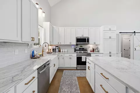 Kitchen - 4629 De Young Rd, Benton, AR 72019 photo 5 of 5