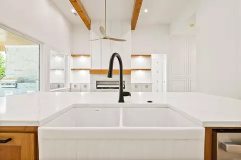 Kitchen - 8024 Creek Rock Cv, Alexander, AR 72002 photo 4 of 5