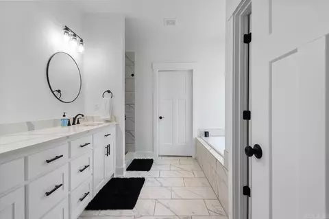Entry Way - 5947 Beth Ln, Benton, AR 72019 photo 2 of 2