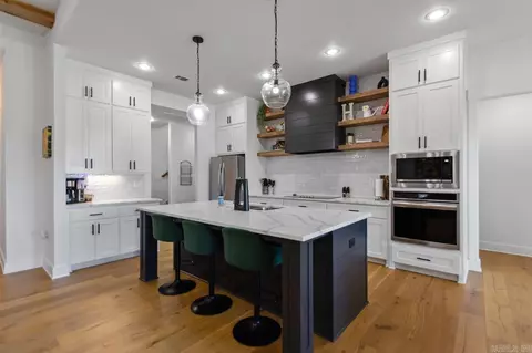 Kitchen - 5947 Beth Ln, Benton, AR 72019 photo 3 of 4