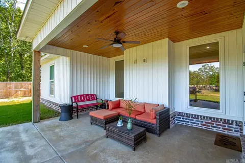 Exterior - 5947 Beth Ln, Benton, AR 72019 photo 4 of 10