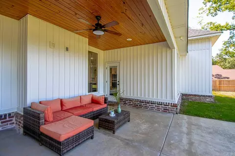 Exterior - 5947 Beth Ln, Benton, AR 72019 photo 6 of 10