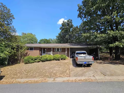 1429 Holloway St, Morrilton, AR 72110