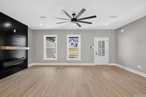 Living - 108 Michael Dr, Beebe, AR 72012 photo 2 of 4
