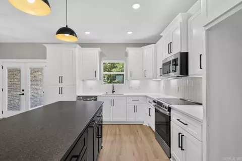 Kitchen - 108 Michael Dr, Beebe, AR 72012 photo 3 of 3
