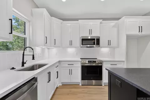 Kitchen - 108 Michael Dr, Beebe, AR 72012 photo 2 of 3