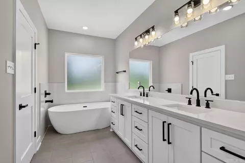 Bath - 108 Michael Dr, Beebe, AR 72012 photo 1 of 3