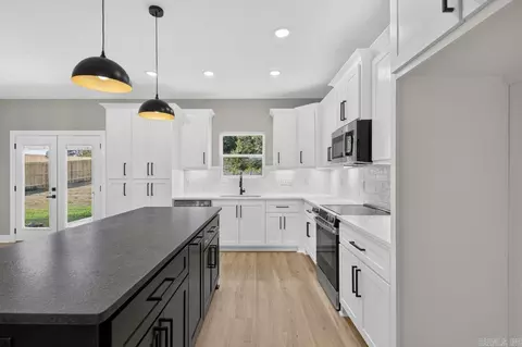 Kitchen - 114 Michael Dr, Beebe, AR 72012 photo 1 of 2