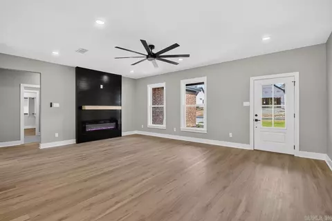 Living - 114 Michael Dr, Beebe, AR 72012 photo 1 of 6