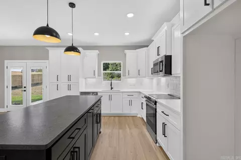 Kitchen - 114 Michael Dr, Beebe, AR 72012 photo 1 of 2