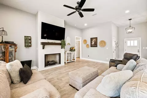 Living - 5000 Marian Cv, Benton, AR 72019 photo 1 of 1