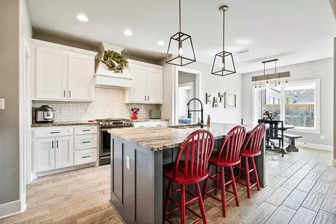 Kitchen - 5000 Marian Cv, Benton, AR 72019 photo 1 of 3