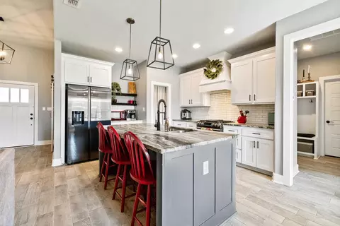 Kitchen - 5000 Marian Cv, Benton, AR 72019 photo 2 of 3