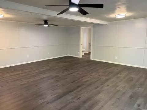Living - 923 W Hazel St, Benton, AR 72015 photo 6 of 10