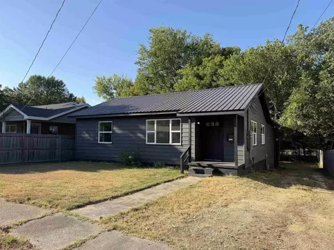 Exterior - 923 W Hazel St, Benton, AR 72015 photo 2 of 10