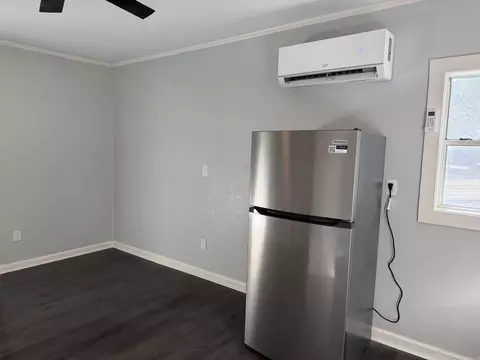 Living - 923 W Hazel St, Benton, AR 72015 photo 10 of 10