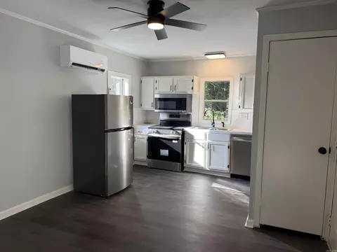 Kitchen - 923 W Hazel St, Benton, AR 72015 photo 7 of 8