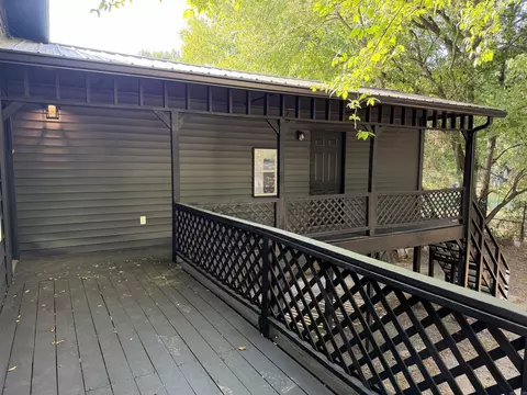 Exterior - 923 W Hazel St, Benton, AR 72015 photo 5 of 10
