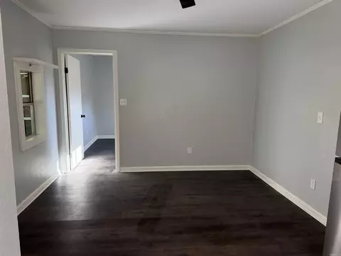 Living - 923 W Hazel St, Benton, AR 72015 photo 9 of 10