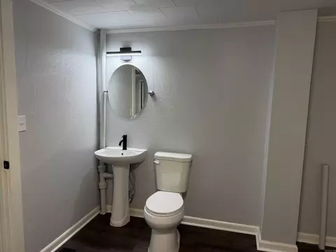 Bath - 923 W Hazel St, Benton, AR 72015 photo 1 of 6