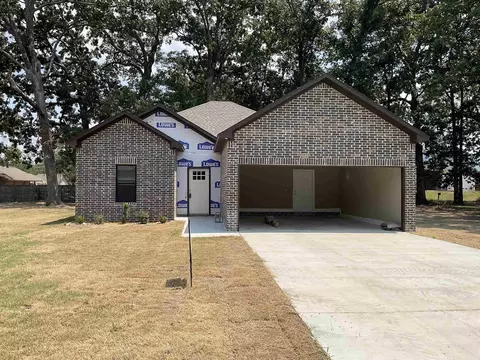 215 Kayla Ln, Lonoke, AR 72086