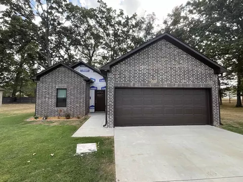 215 Kayla Ln, Lonoke, AR 72086