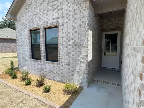 225 Kayla Ln, Lonoke, AR 72086