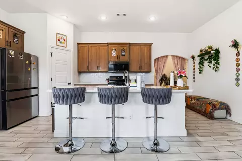 Kitchen - 2061 Periwinkle Pl, Centerton, AR 72719 photo 2 of 2