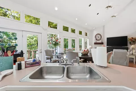 Kitchen - 130 Valhalla, Edgemont, AR 72044 photo 6 of 6