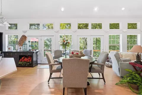 Dining - 130 Valhalla, Edgemont, AR 72044 photo 1 of 3