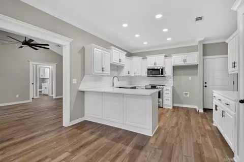 Entry Way - 104 Michelle Dr, Beebe, AR 72012 photo 1 of 2