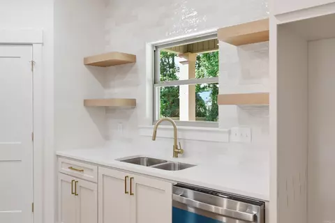 Kitchen - 25 Libra Ln, Ward, AR 72176 photo 5 of 8