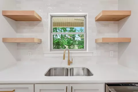 Kitchen - 25 Libra Ln, Ward, AR 72176 photo 6 of 8