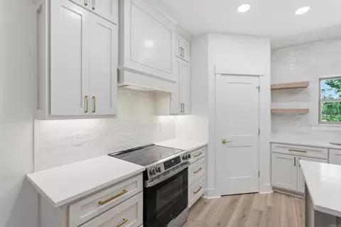 Kitchen - 25 Libra Ln, Ward, AR 72176 photo 8 of 8