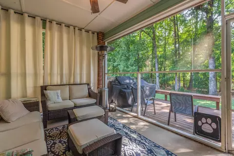 Exterior - 20 Chatel Dr, Little Rock, AR 72223 photo 2 of 16