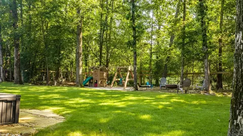 Exterior - 20 Chatel Dr, Little Rock, AR 72223 photo 9 of 16
